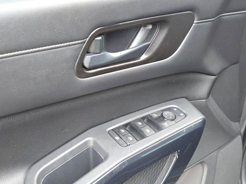 Used 2023 Nissan Pathfinder SV image 12