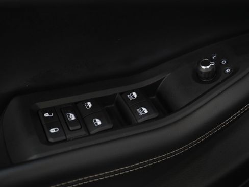 Used 2023 Jeep Grand Cherokee Altitude AWD/4WD image 22