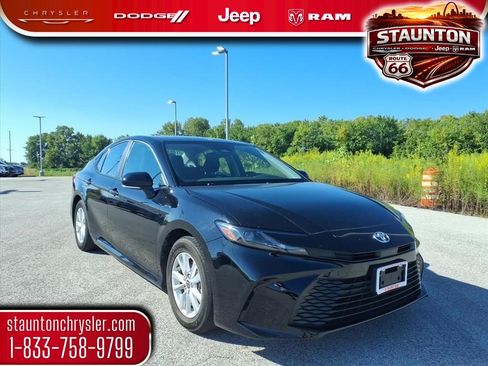 Used 2025 Toyota Camry LE FWD image 1