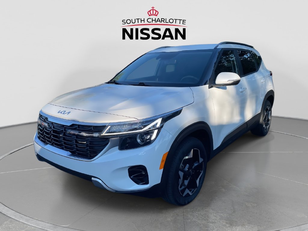 Used 2025 Kia Seltos S AWD/4WD image 3