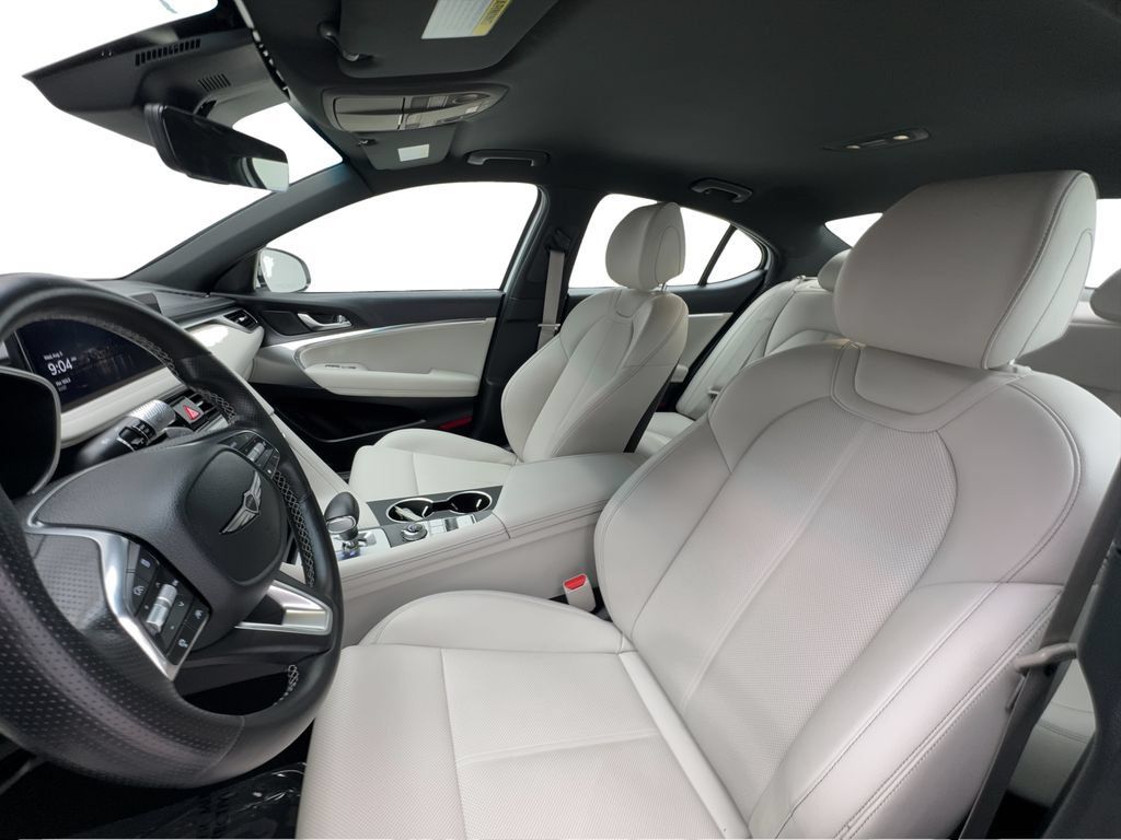 Used 2025 Genesis G70 2.5T RWD image 18