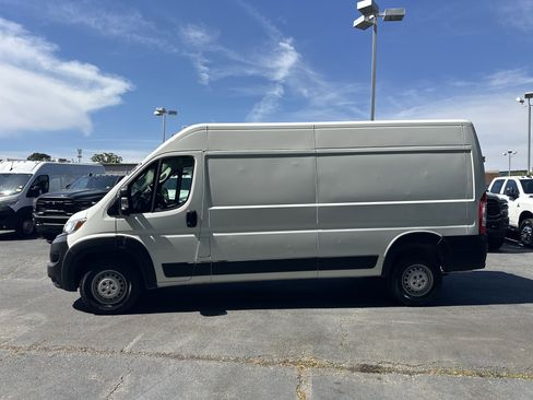 Used 2025 RAM ProMaster 2500 w/ Convenience Group FWD image 6