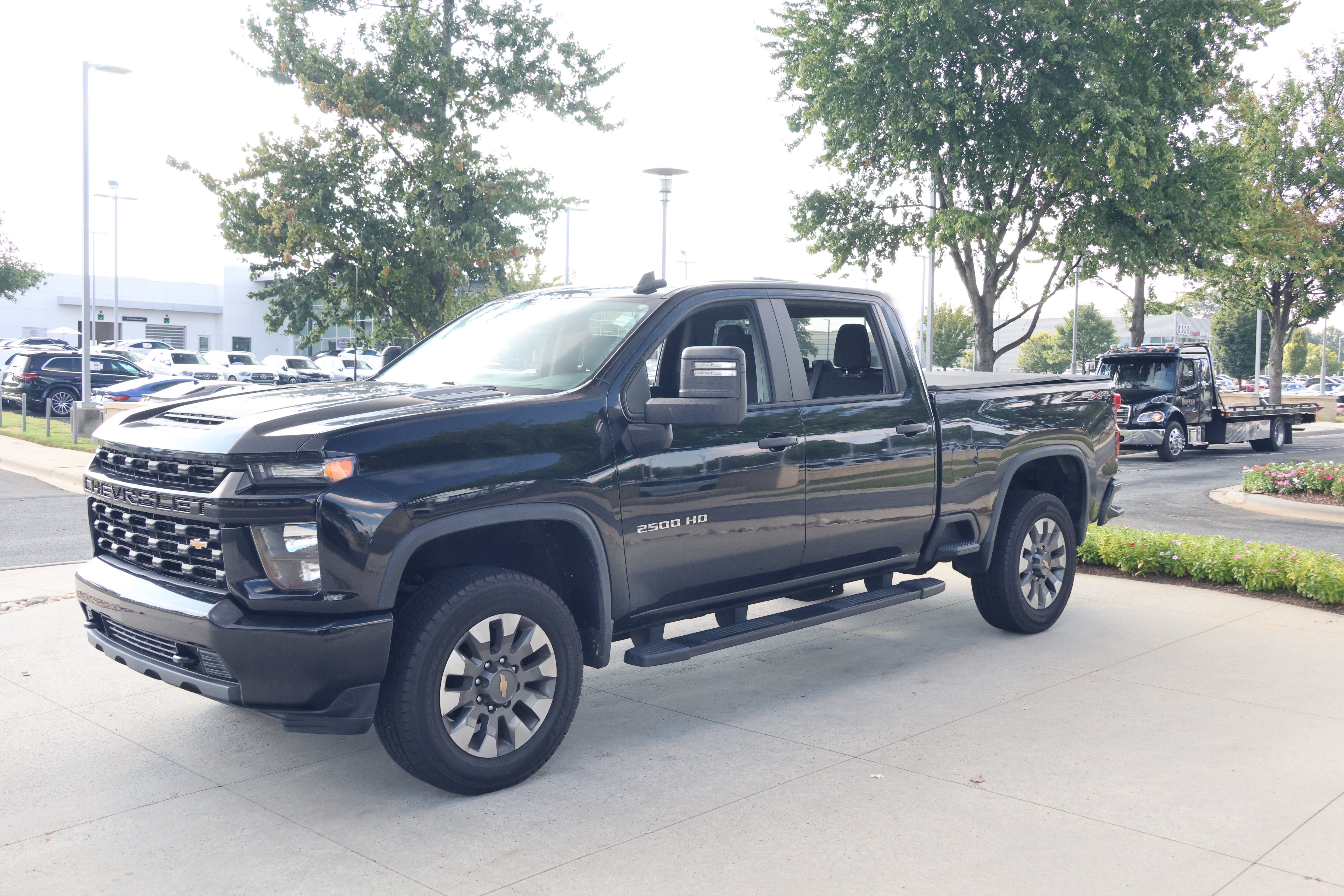 Used 2022 Chevrolet Silverado 2500 Custom w/ Custom Value Package AWD/4WD image 5