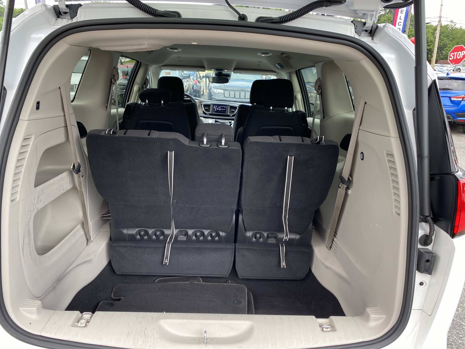 Used 2024 Chrysler Voyager LX FWD image 5
