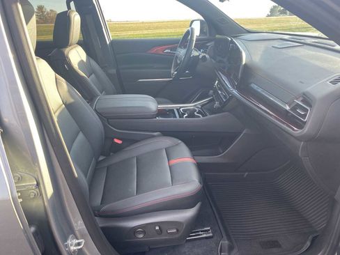 Used 2024 Chevrolet Traverse RS w/ LPO, Floor Liner Package image 38