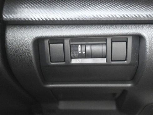 New 2025 Subaru Crosstrek 2.5i Limited w/ Popular Package #3A image 12