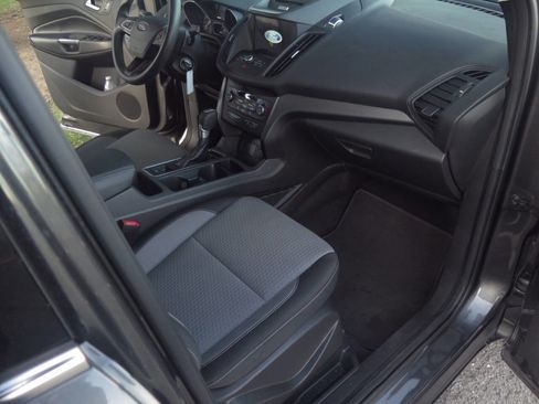 Used 2017 Ford Escape SE w/ Equipment Group 201A image 20