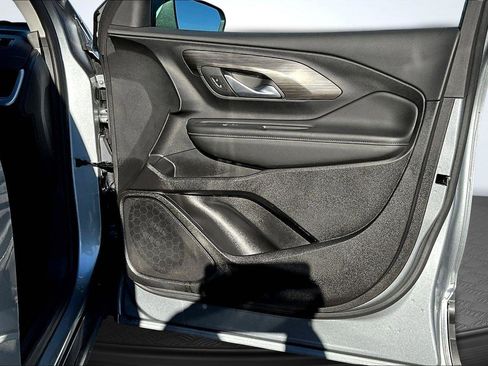 Used 2024 GMC Terrain SLE image 24