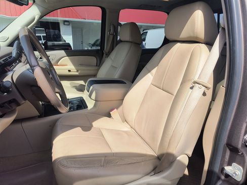 Used 2008 GMC Sierra 2500 SLT w/ Z71 Off-Road Package image 16