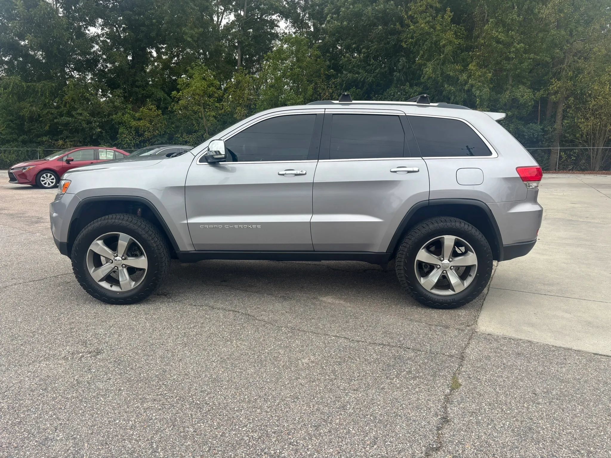 Used 2014 Jeep Grand Cherokee Limited AWD/4WD image 8