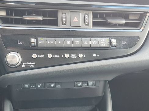 Certified 2023 Lexus ES 350 w/ Premium Package FWD image 18