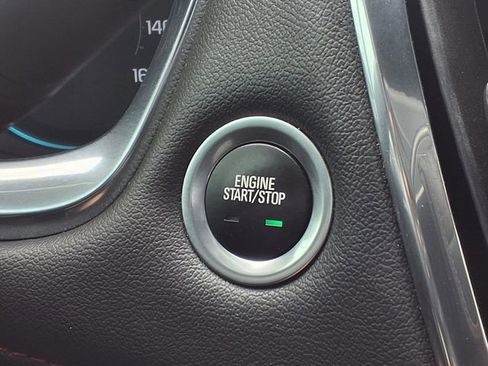 Used 2023 Chevrolet Traverse RS FWD image 10