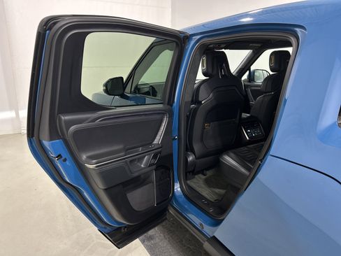 Used 2023 Rivian R1T Adventure image 17