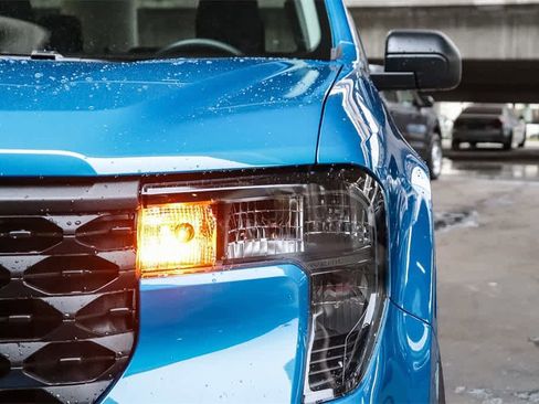 New 2025 Ford Maverick XL image 4