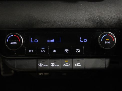 Used 2025 Hyundai Elantra Sport FWD image 15