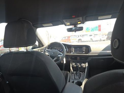 Used 2023 Volkswagen Jetta Sport image 15