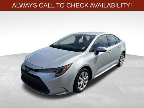 Used 2023 Toyota Corolla LE FWD image 3