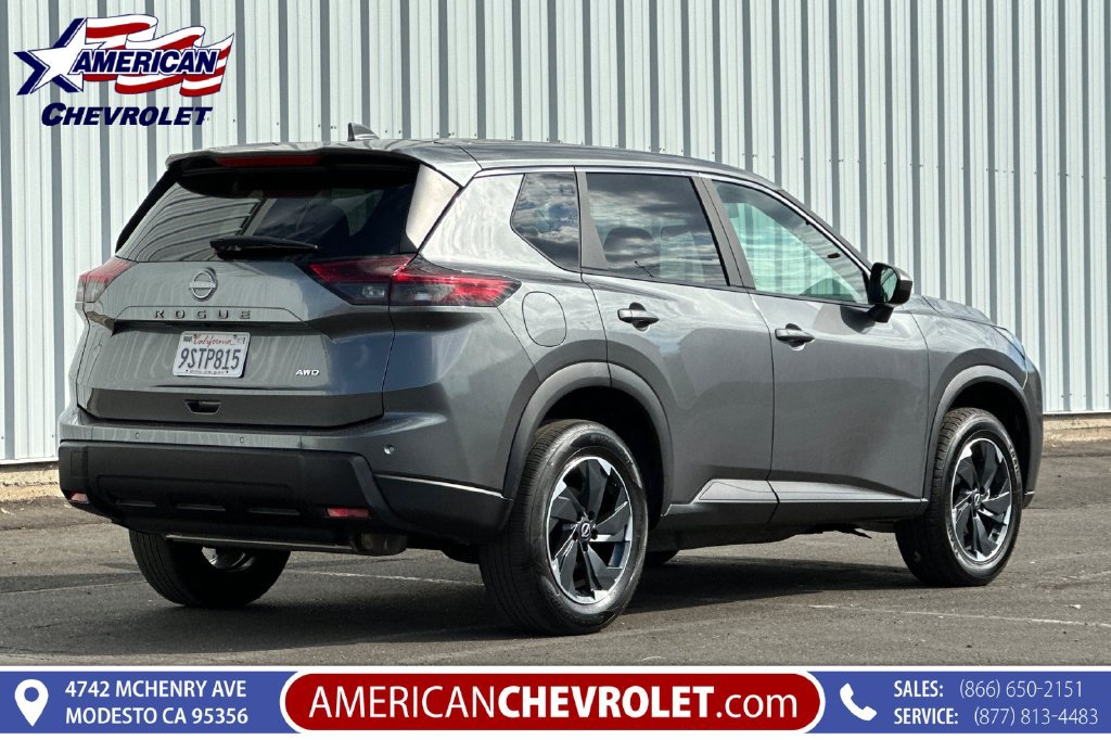 Used 2025 Nissan Rogue SV AWD/4WD image 4