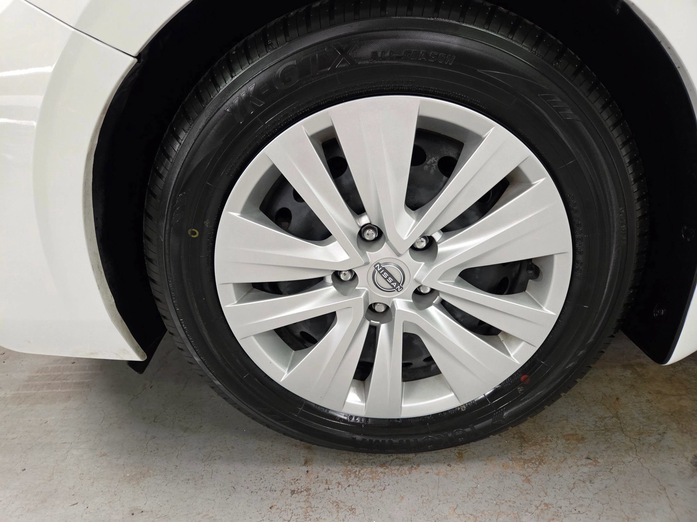 Used 2024 Nissan Sentra S FWD image 13