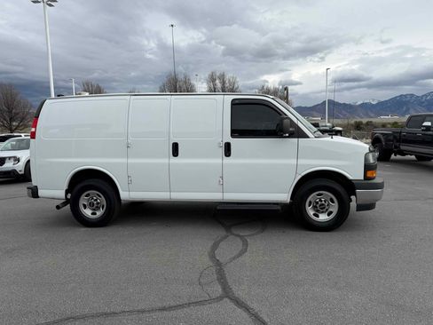 Used 2023 GMC Savana 2500 w/ Driver Convenience Package image 9