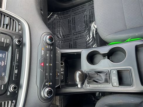 Used 2016 Kia Sorento LX w/ LX Convenience Package image 22