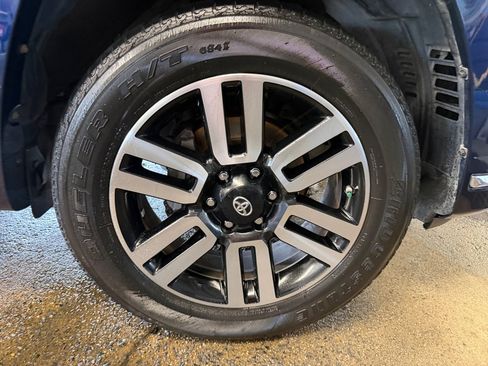 Used 2016 Toyota 4Runner Limited AWD/4WD image 29