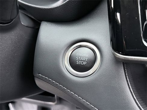 Certified 2025 Toyota Highlander Limited image 38