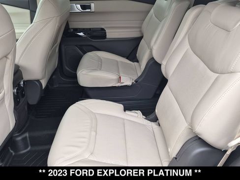 Used 2023 Ford Explorer Platinum w/ Technology Package AWD/4WD image 3