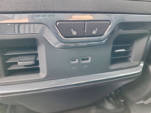 New 2025 GMC Sierra 2500 Denali w/ Denali Reserve Package image 13