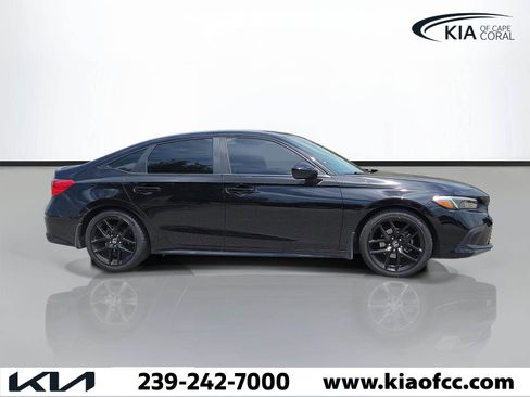Used 2022 Honda Civic Sport image 2