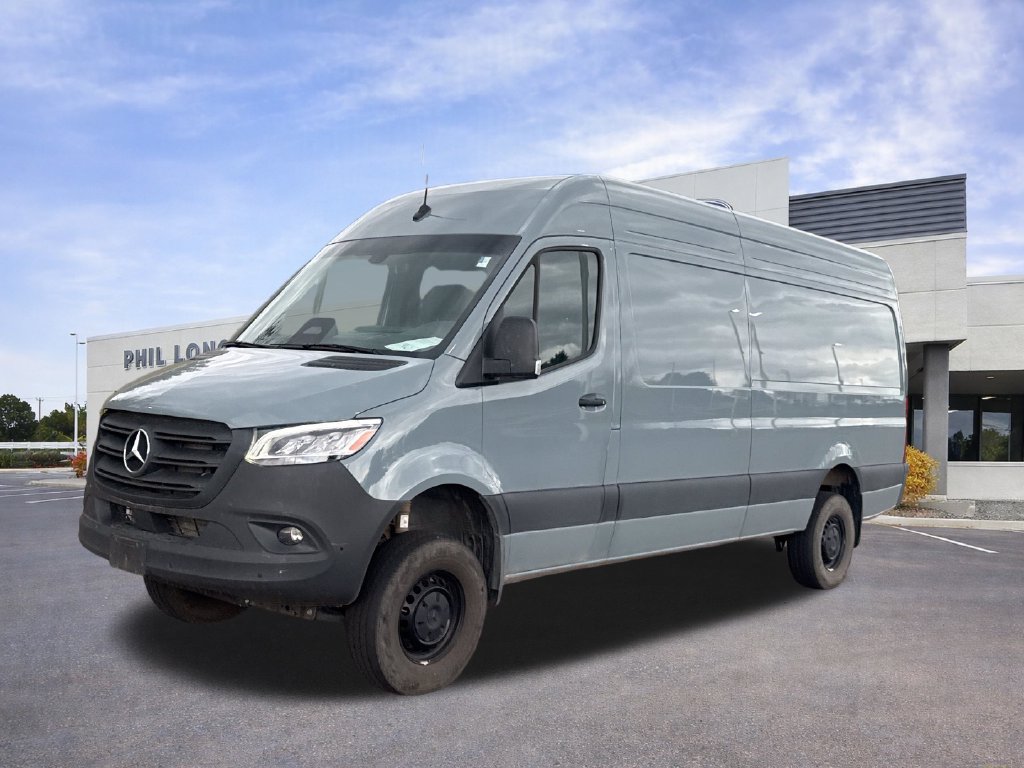 Used 2025 Mercedes-Benz Sprinter 2500 image 4