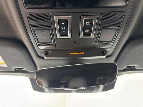 Used 2023 Land Rover Defender 130 S image 12