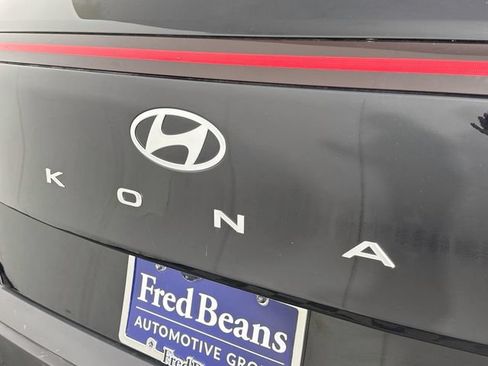 Certified 2025 Hyundai Kona SEL AWD/4WD image 36