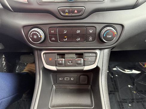 Used 2023 GMC Terrain SLE FWD image 34