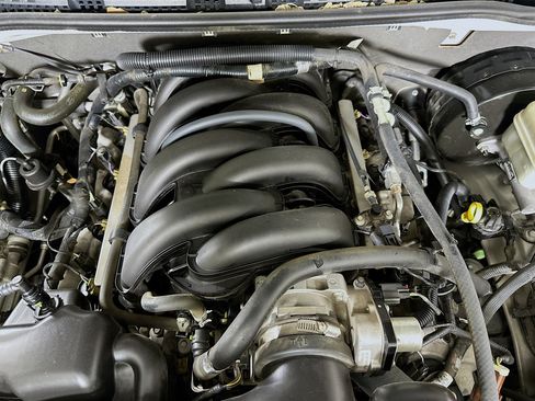 Used 2006 Ford Explorer XLT image 31