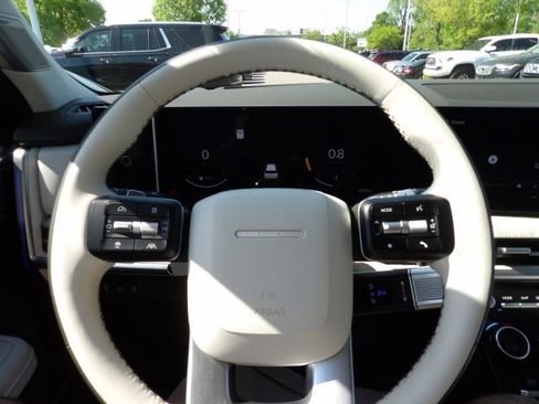 Used 2025 Hyundai Santa Fe Calligraphy image 19
