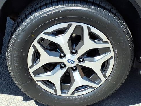 Used 2020 Subaru Forester Premium AWD/4WD image 11
