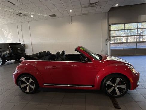 Used 2013 Volkswagen Beetle Turbo 60's Edition image 17