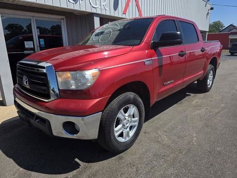 Used 2012 Toyota Tundra 4x4 CrewMax w/ SR5 Pkg image 4