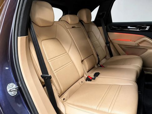 Used 2019 Porsche Cayenne S AWD/4WD image 23