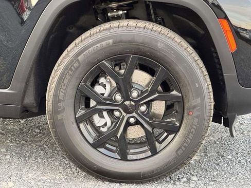 New 2025 Jeep Grand Cherokee Altitude AWD/4WD image 25