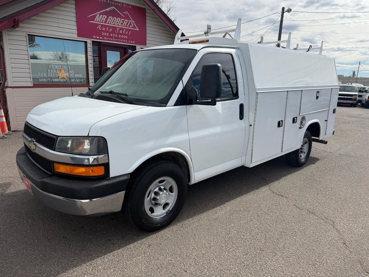 Used 2016 Chevrolet Express 3500 RWD image 4