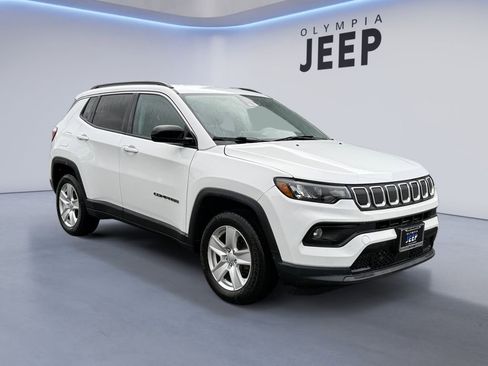 Certified 2022 Jeep Compass Latitude image 7