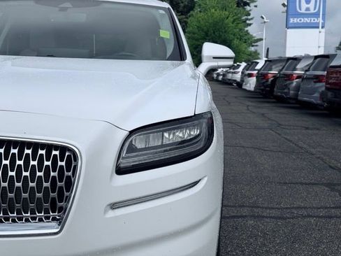 Certified 2023 Lincoln Nautilus AWD w/ Premium Package image 3