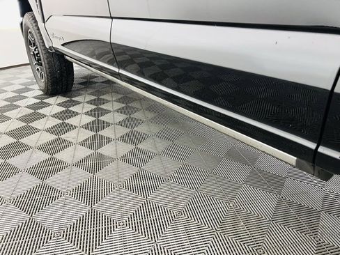 Used 2025 Ford F350 Platinum image 9