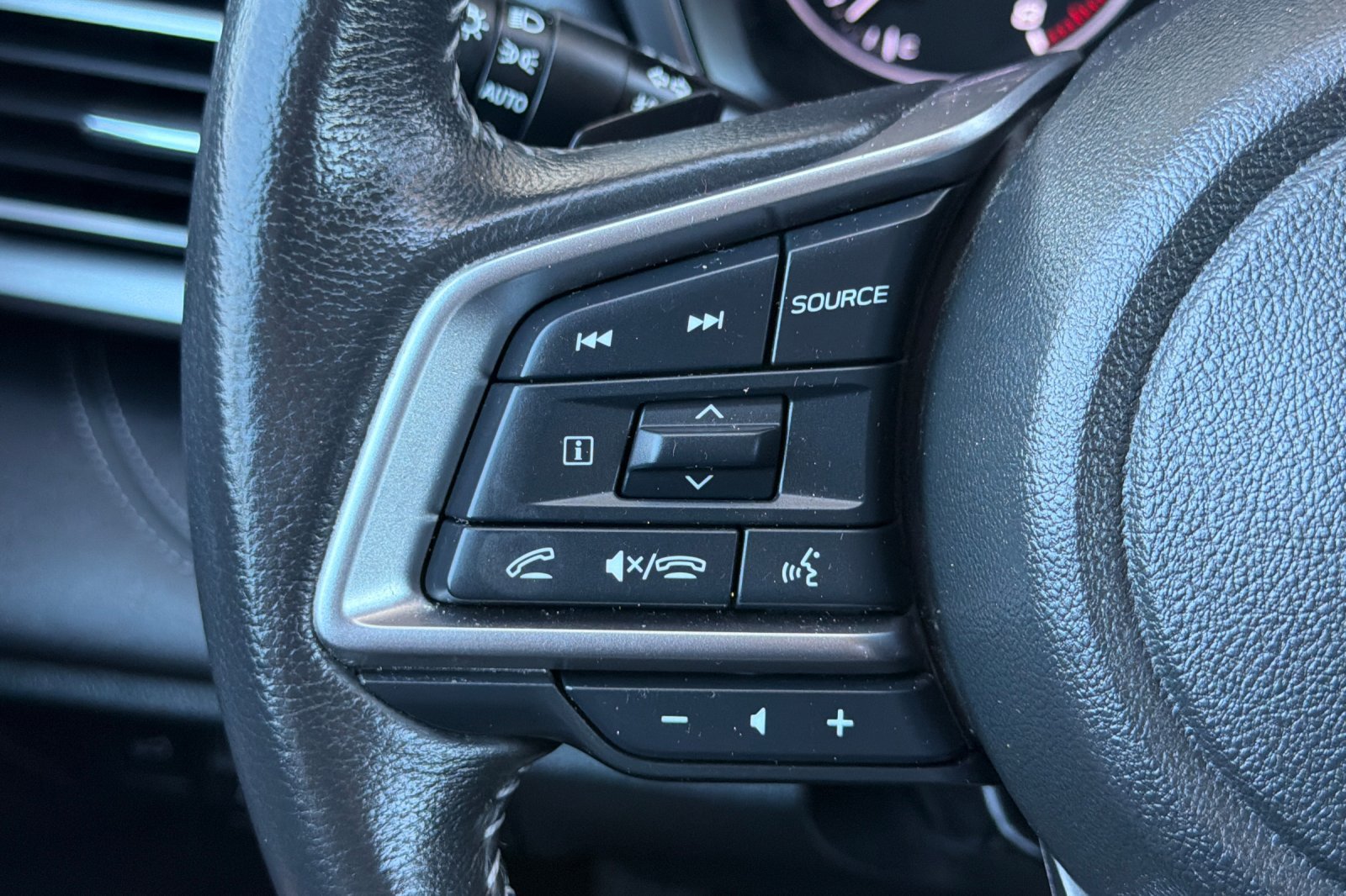 Used 2023 Subaru Outback Limited AWD/4WD image 30