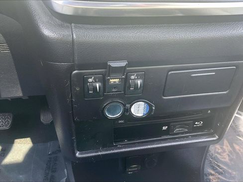 Used 2019 Toyota Sienna Limited Premium FWD image 40