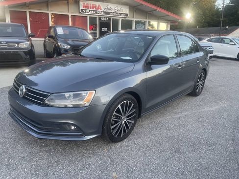 Used 2015 Volkswagen Jetta Sport FWD image 3