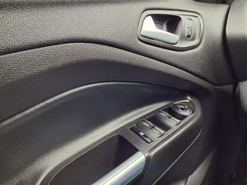 Used 2019 Ford Escape SEL image 19