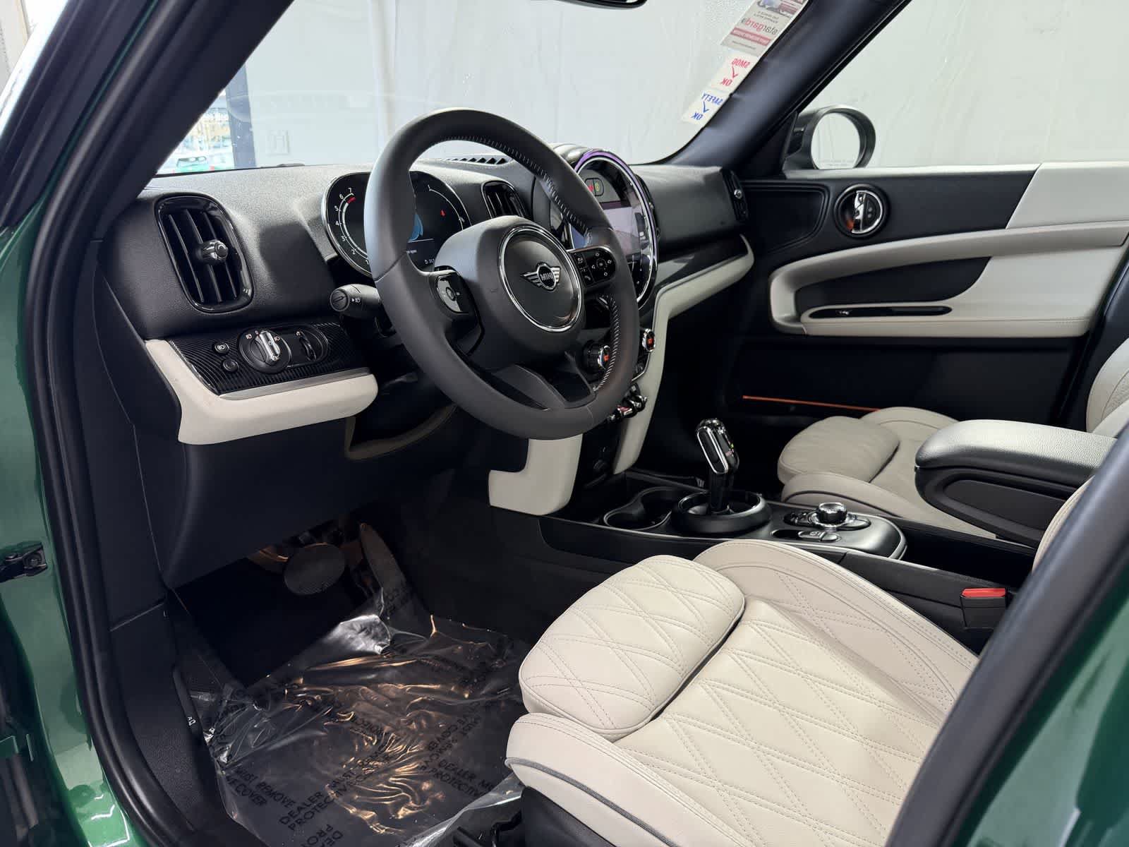 Used 2024 MINI Cooper Countryman S w/ Signature Upholstery Package FWD image 9